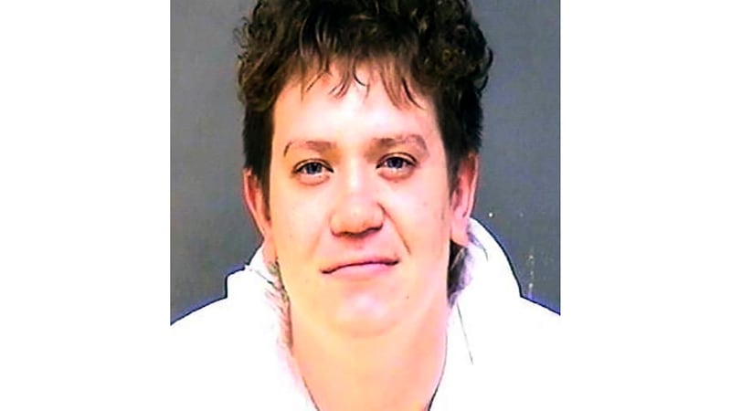 En esta fotografía difundida por el Departamento de Policía del condado de Charles se ve a...