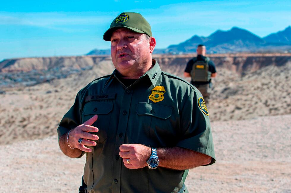 El director de la Patrulla Fronteriza Michael Banks en Sunland Park, Nuevo México, cerca de la...