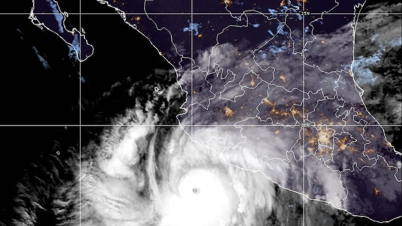 Esta imagen satelital, distribuida por la Oficina Nacional de Administración Oceánica y...