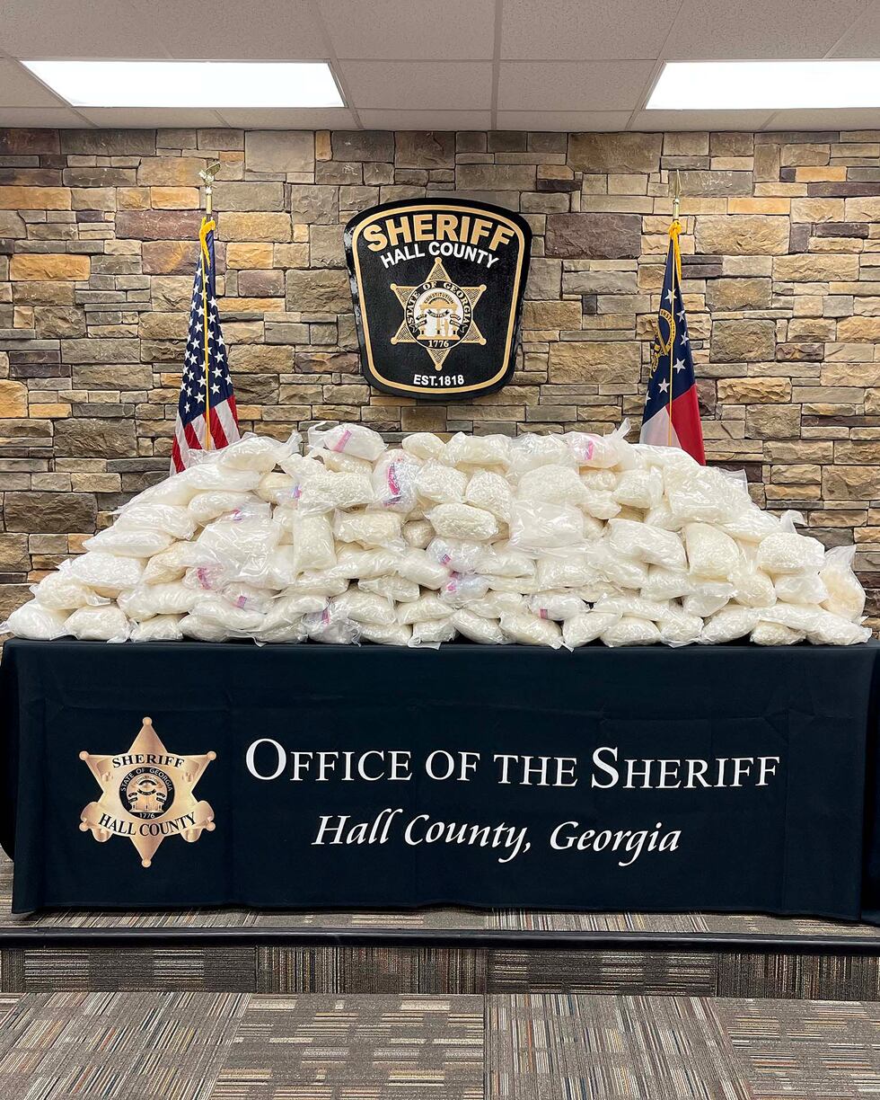 FBI descubre “masivo” alijo de metanfetamina oculto en cargamento de moras