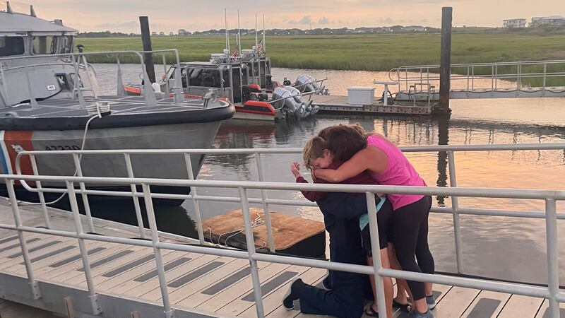 Los numerosos naufragios frente a las costas de ambos estados son un atractivo popular para...