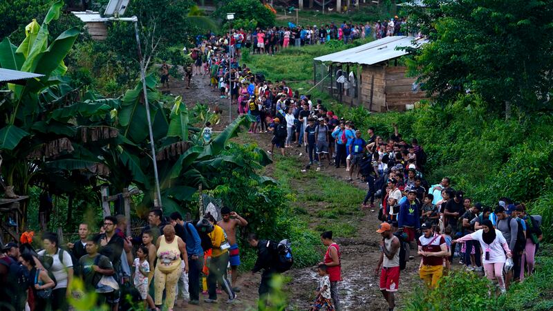 EE.UU. reanudará vuelos de deportación para migrantes venezolanos