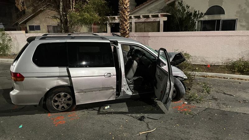 Las policía cree que el choque en el que murieron dos bebés se debió a que la conductora iba...