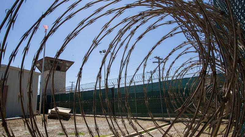 Prisiones federales son utilizadas para detener a arrestados en ofensiva migratoria de Trump