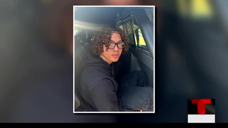 Arrestan a estudiante hispano tras llevar un arma cargada en el autobús escolar